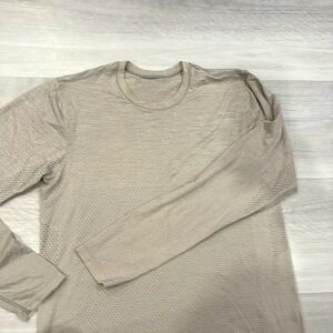Lululemon men’s performance shirt
